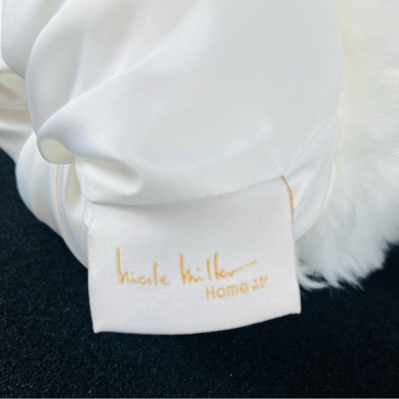 Nicole Miller Home Faux Fur Stocking White Ivory RN 75343 - Picture 4 of 13